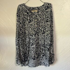 Women’s long sleeve shirt